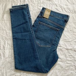 9" Mid-Rise Skinny Jeans in Heathfield Wash / 30 / HEATHFIELD WASH